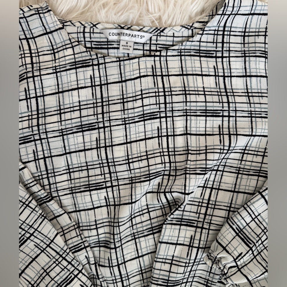 patterned top - Picture 2 of 2